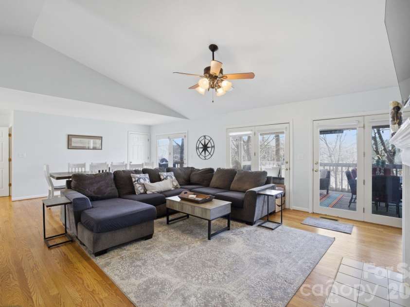 3920 Old Mountain Road, Lexington, NC 27292.  MLS# CAR4358907, YatesRealty ID 17158. 