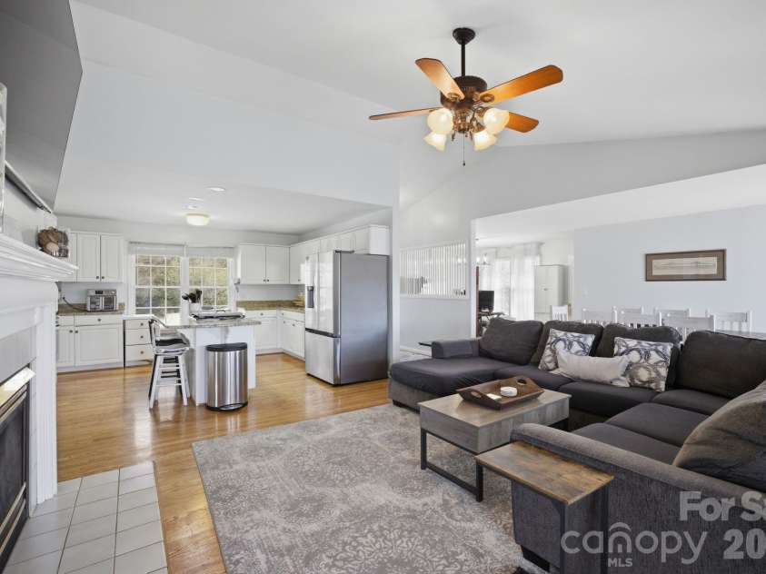 3920 Old Mountain Road, Lexington, NC 27292.  MLS# CAR4358907, YatesRealty ID 17158. 