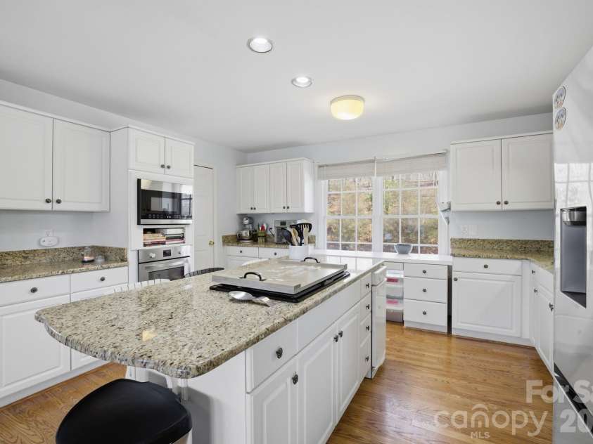 3920 Old Mountain Road, Lexington, NC 27292.  MLS# CAR4358907, YatesRealty ID 17158. 