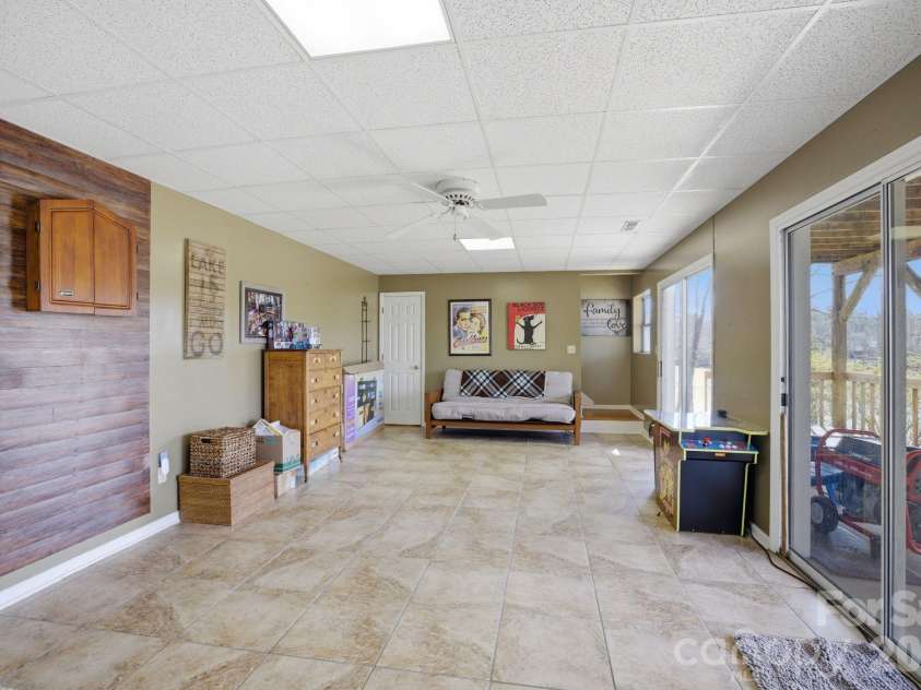 3920 Old Mountain Road, Lexington, NC 27292.  MLS# CAR4358907, YatesRealty ID 17158. 
