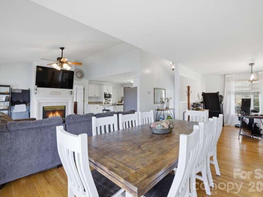 3920 Old Mountain Road, Lexington, NC 27292.  MLS# CAR4358907, YatesRealty ID 17158. 