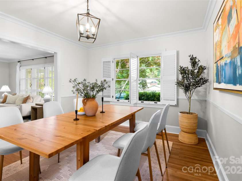 5162 Lincrest Place, Charlotte, NC 28211.  MLS# CAR4257616, YatesRealty ID 17159. 