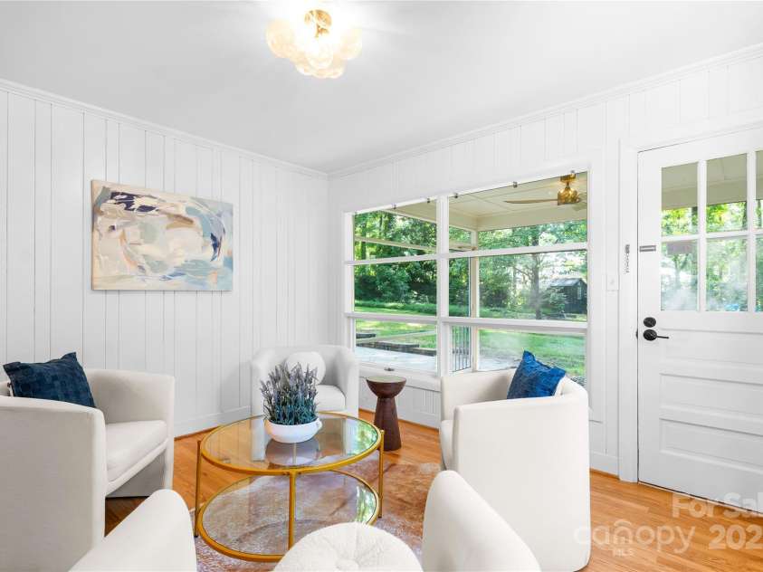 5162 Lincrest Place, Charlotte, NC 28211.  MLS# CAR4257616, YatesRealty ID 17159. 