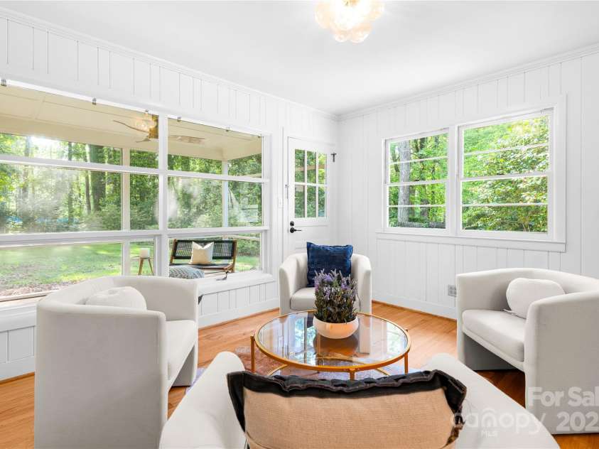 5162 Lincrest Place, Charlotte, NC 28211.  MLS# CAR4257616, YatesRealty ID 17159. 