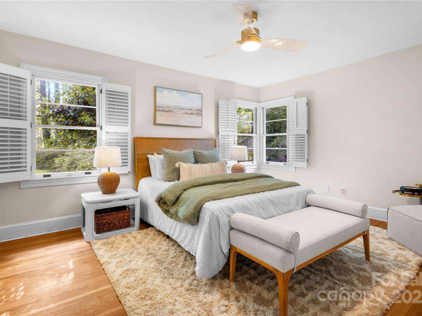 5162 Lincrest Place, Charlotte, NC 28211.  MLS# CAR4257616, YatesRealty ID 17159. 