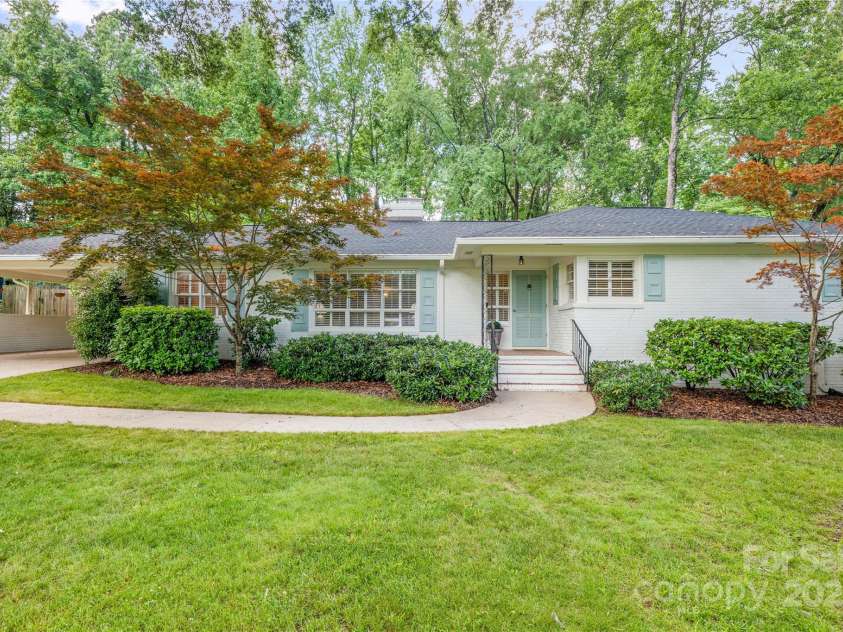 5162 Lincrest Place, Charlotte, NC 28211.  MLS# CAR4257616, YatesRealty ID 17159. 
