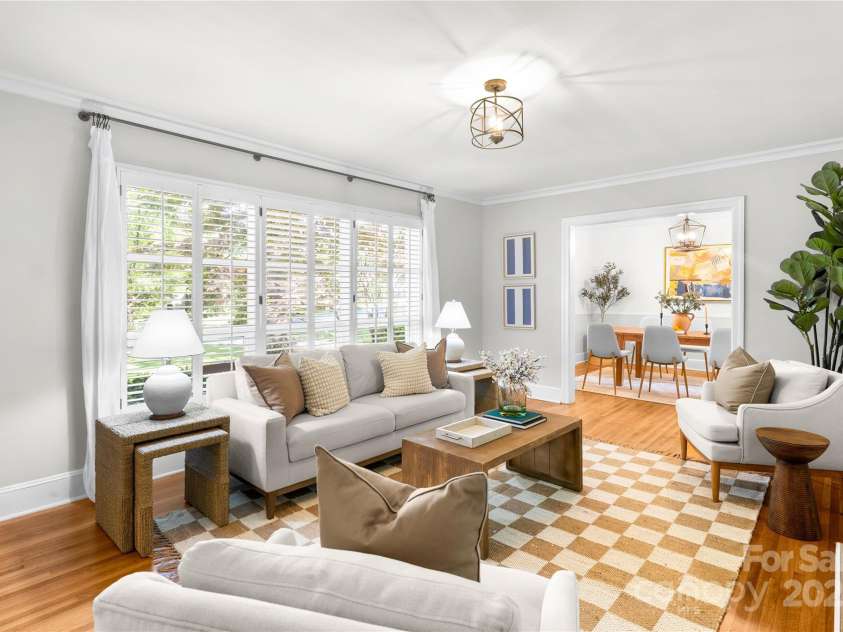 5162 Lincrest Place, Charlotte, NC 28211.  MLS# CAR4257616, YatesRealty ID 17159. 