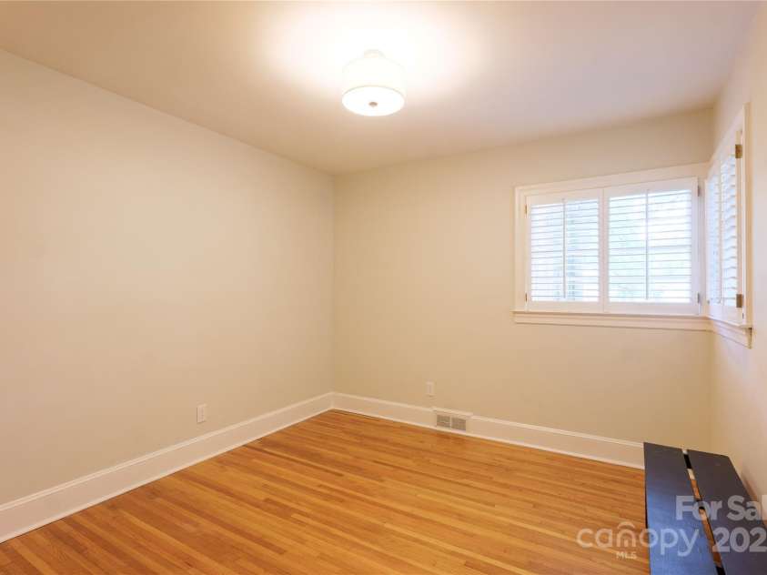 5162 Lincrest Place, Charlotte, NC 28211.  MLS# CAR4257616, YatesRealty ID 17159. 