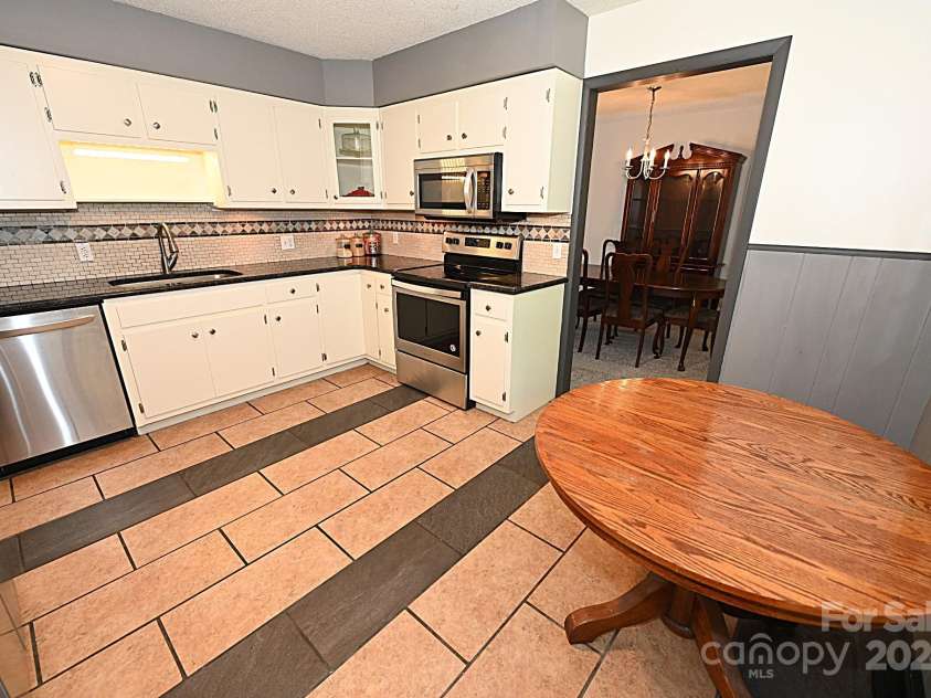 3211 Hollyhill Circle, Valdese, NC 28690.  MLS# CAR4174468, YatesRealty ID 1716. 