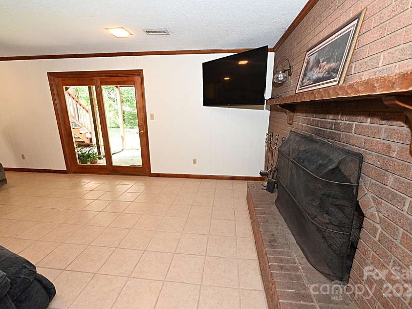 3211 Hollyhill Circle, Valdese, NC 28690.  MLS# CAR4174468, YatesRealty ID 1716. 