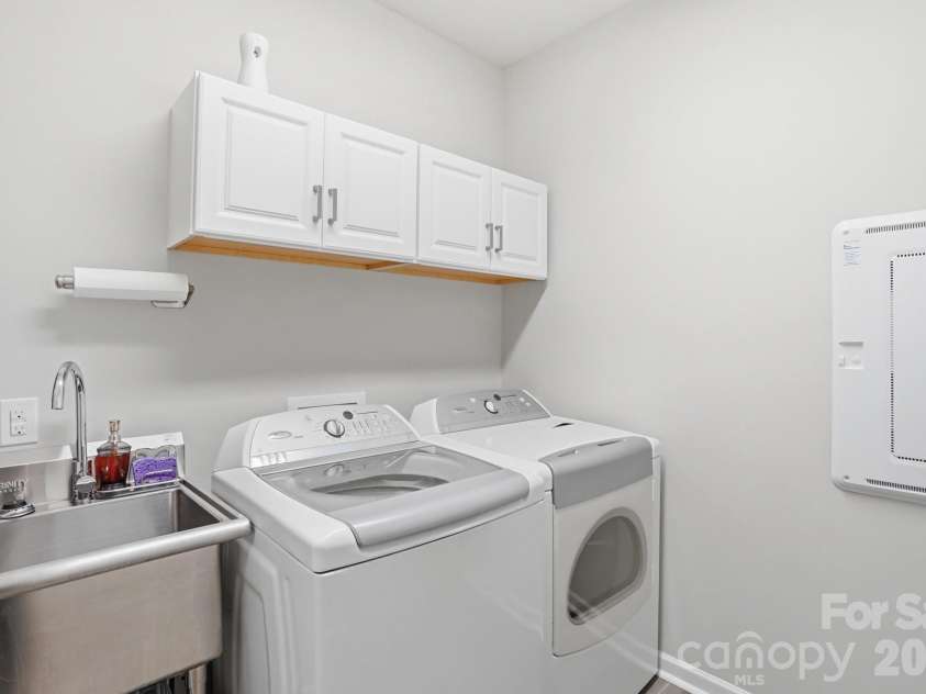 1635 Carolina Orchards Boulevard, Fort Mill, SC 29715.  MLS# CAR4370605, YatesRealty ID 17161. Laundry