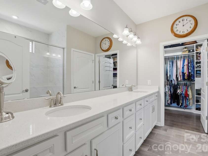 1635 Carolina Orchards Boulevard, Fort Mill, SC 29715.  MLS# CAR4370605, YatesRealty ID 17161. Primary bath