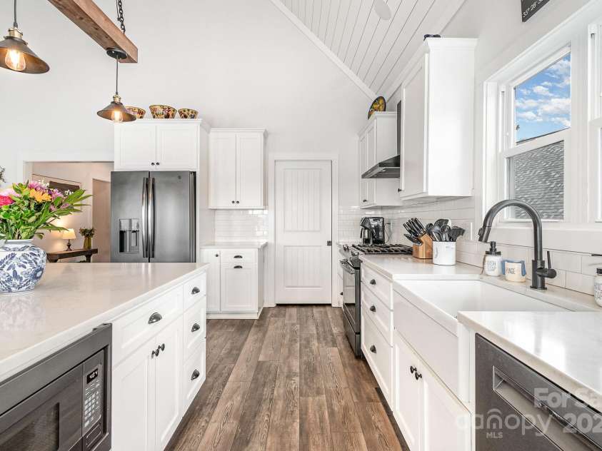 602 Shoreline Road, New London, NC 28127.  MLS# CAR4246630, YatesRealty ID 17161. 
