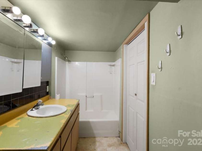 203 Jackson Street, Fort Mill, SC 29715.  MLS# CAR4240343, YatesRealty ID 17162. 