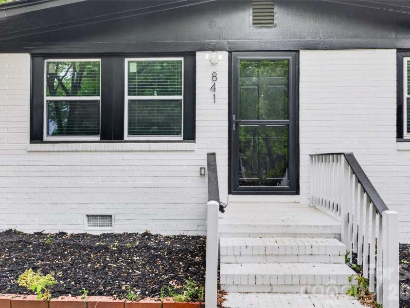 841 Mcarthur Avenue, Charlotte, NC 28206.  MLS# CAR4374189, YatesRealty ID 17162. 