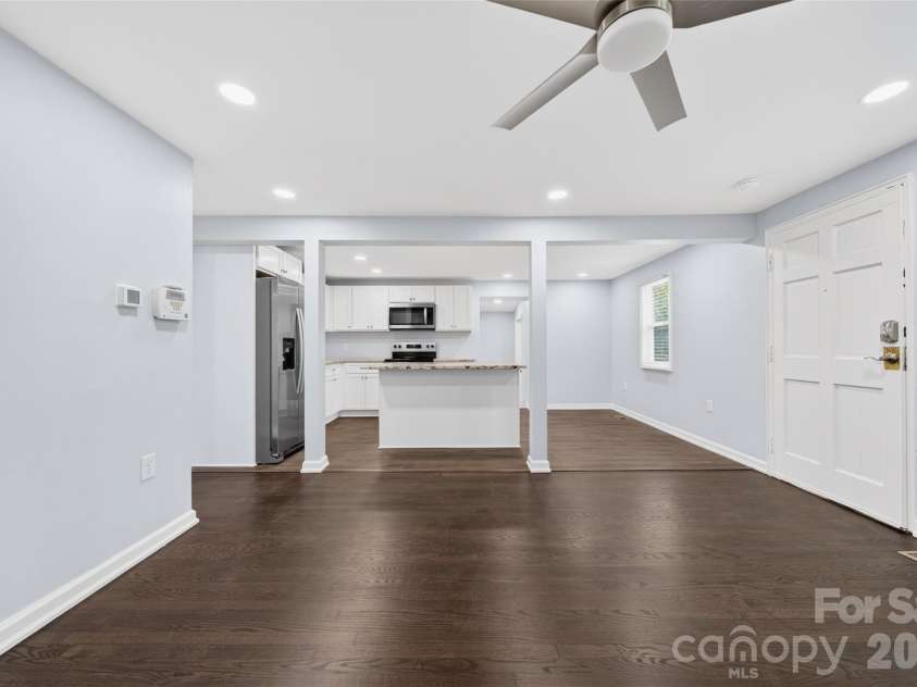 841 Mcarthur Avenue, Charlotte, NC 28206.  MLS# CAR4374189, YatesRealty ID 17162. 