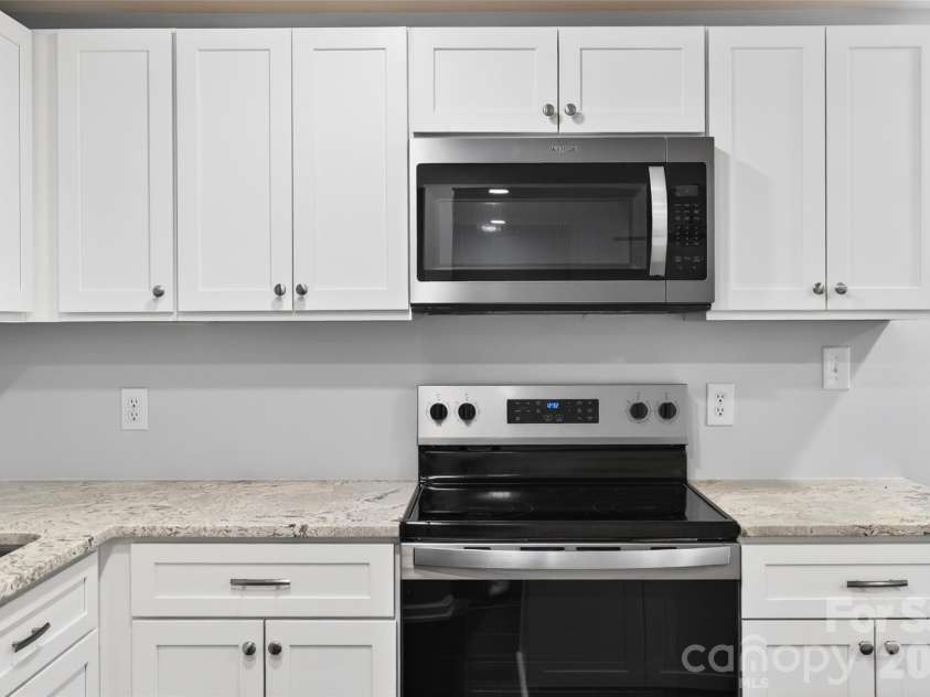 841 Mcarthur Avenue, Charlotte, NC 28206.  MLS# CAR4374189, YatesRealty ID 17162. 