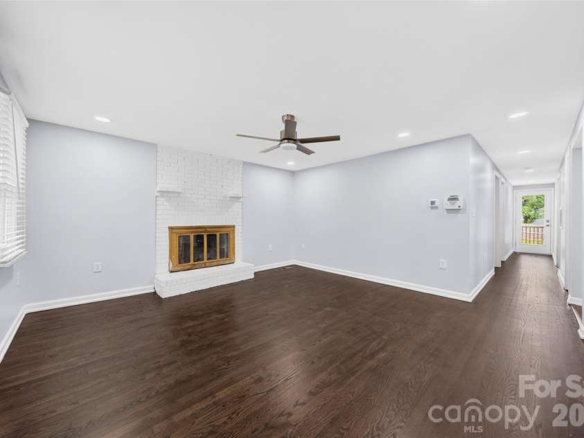 841 Mcarthur Avenue, Charlotte, NC 28206.  MLS# CAR4374189, YatesRealty ID 17162. 