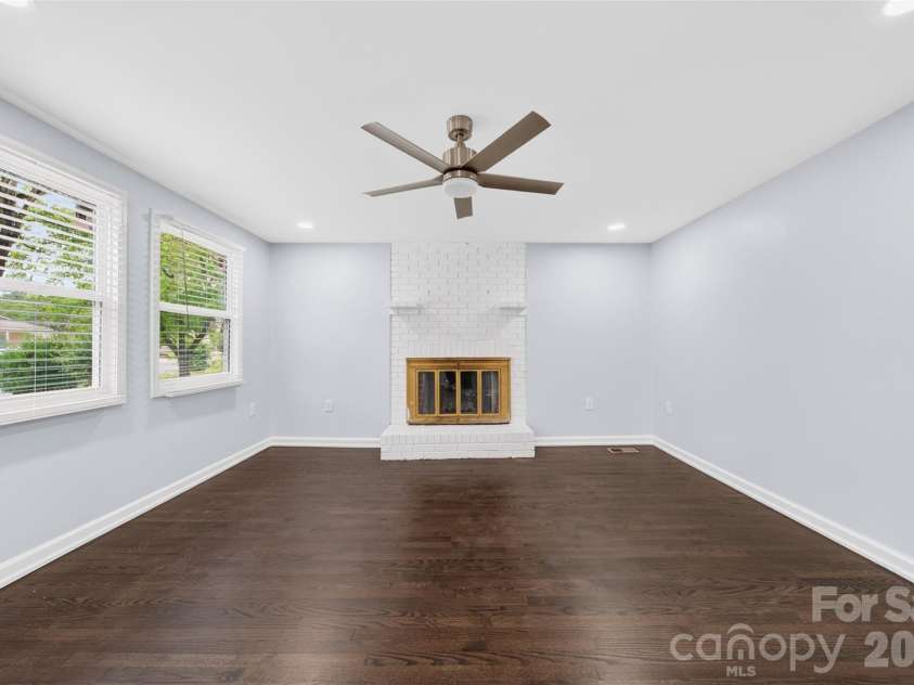 841 Mcarthur Avenue, Charlotte, NC 28206.  MLS# CAR4374189, YatesRealty ID 17162. 