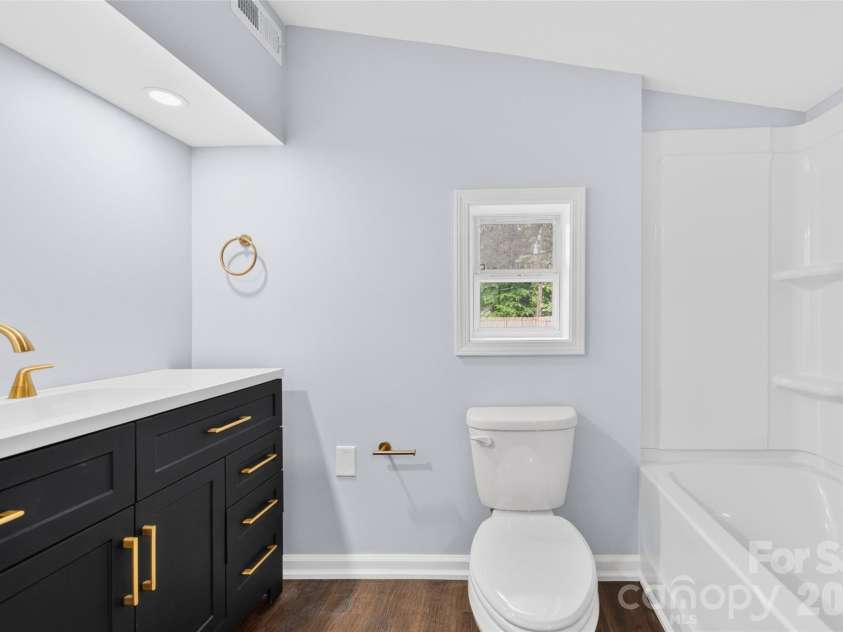841 Mcarthur Avenue, Charlotte, NC 28206.  MLS# CAR4374189, YatesRealty ID 17162. 