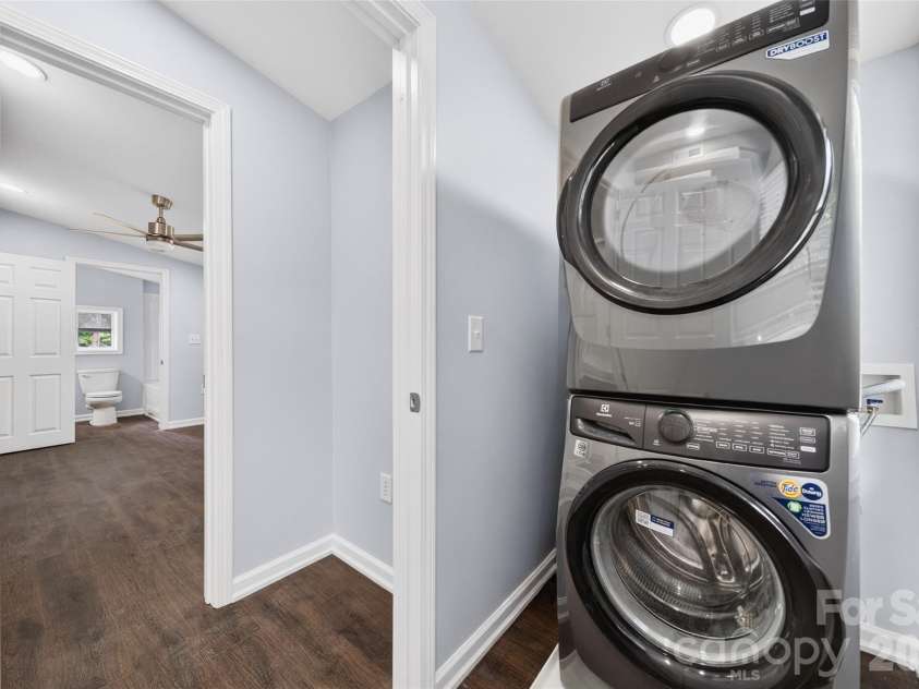 841 Mcarthur Avenue, Charlotte, NC 28206.  MLS# CAR4374189, YatesRealty ID 17162. 
