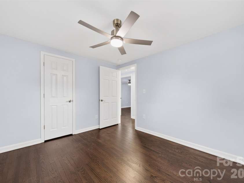 841 Mcarthur Avenue, Charlotte, NC 28206.  MLS# CAR4374189, YatesRealty ID 17162. 