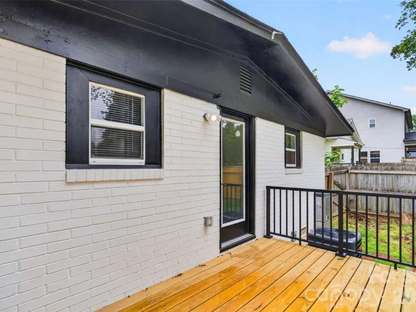 841 Mcarthur Avenue, Charlotte, NC 28206.  MLS# CAR4374189, YatesRealty ID 17162. 