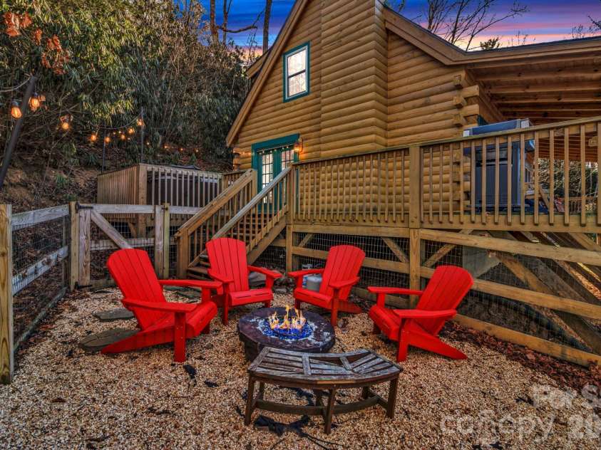 45 Ginger Lane, Waynesville, NC 28785.  MLS# CAR4392741, YatesRealty ID 17164. 