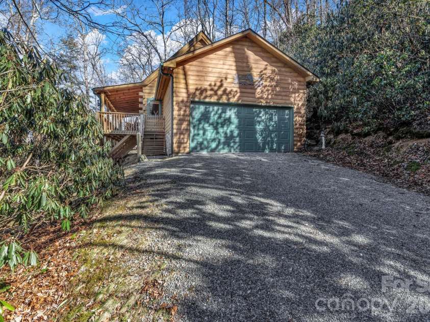 45 Ginger Lane, Waynesville, NC 28785.  MLS# CAR4392741, YatesRealty ID 17164. 