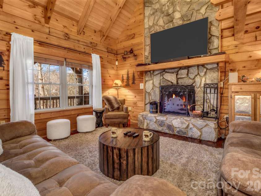 45 Ginger Lane, Waynesville, NC 28785.  MLS# CAR4392741, YatesRealty ID 17164. 