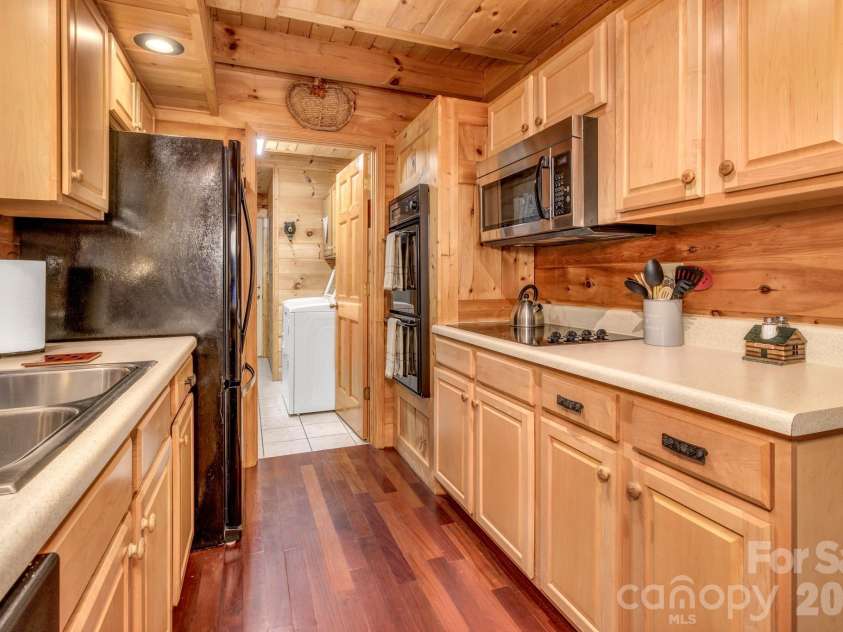 45 Ginger Lane, Waynesville, NC 28785.  MLS# CAR4392741, YatesRealty ID 17164. 