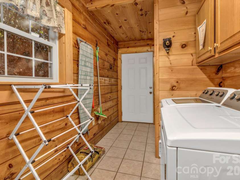 45 Ginger Lane, Waynesville, NC 28785.  MLS# CAR4392741, YatesRealty ID 17164. 