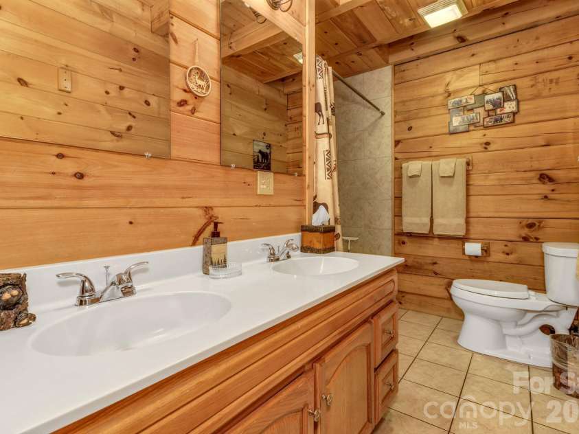 45 Ginger Lane, Waynesville, NC 28785.  MLS# CAR4392741, YatesRealty ID 17164. 