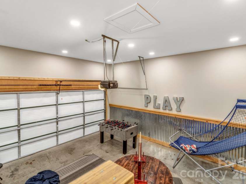 45 Ginger Lane, Waynesville, NC 28785.  MLS# CAR4392741, YatesRealty ID 17164. 