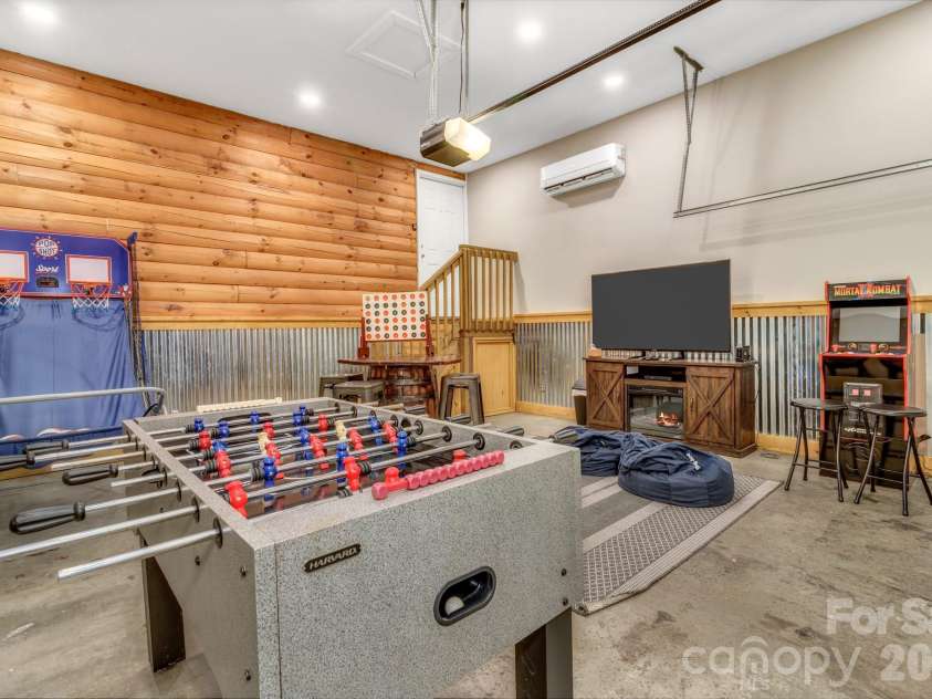 45 Ginger Lane, Waynesville, NC 28785.  MLS# CAR4392741, YatesRealty ID 17164. 