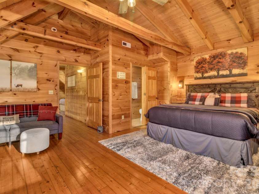 45 Ginger Lane, Waynesville, NC 28785.  MLS# CAR4392741, YatesRealty ID 17164. 