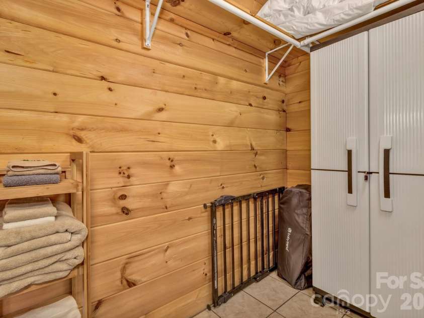 45 Ginger Lane, Waynesville, NC 28785.  MLS# CAR4392741, YatesRealty ID 17164. 