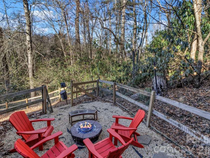 45 Ginger Lane, Waynesville, NC 28785.  MLS# CAR4392741, YatesRealty ID 17164. 