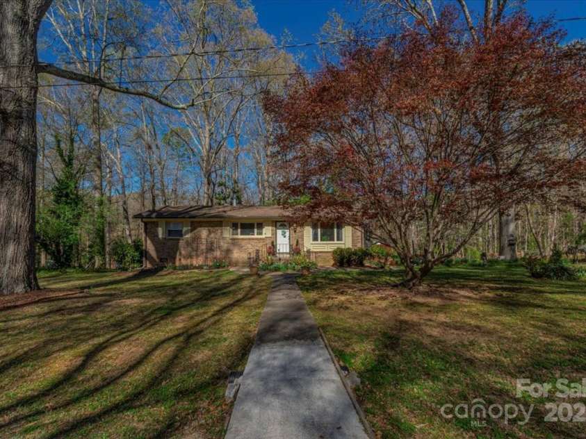 8 Northbrook Drive, York, SC 29745.  MLS# CAR4239609, YatesRealty ID 17164. 