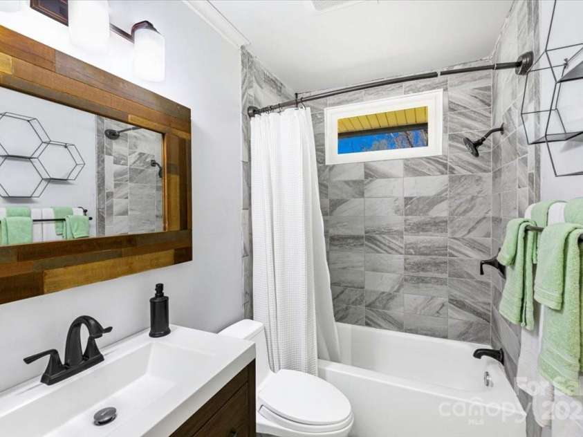 8 Northbrook Drive, York, SC 29745.  MLS# CAR4239609, YatesRealty ID 17164. 