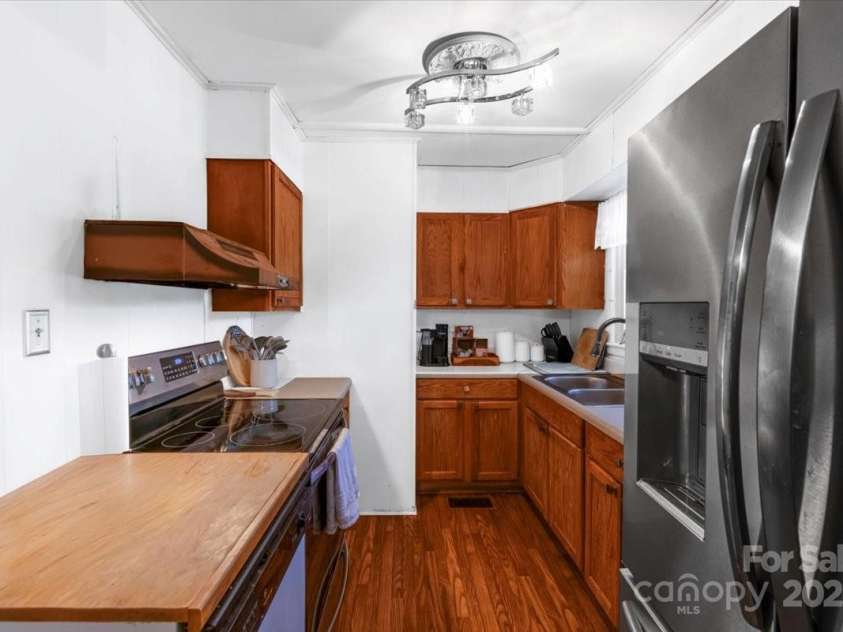 8 Northbrook Drive, York, SC 29745.  MLS# CAR4239609, YatesRealty ID 17164. 