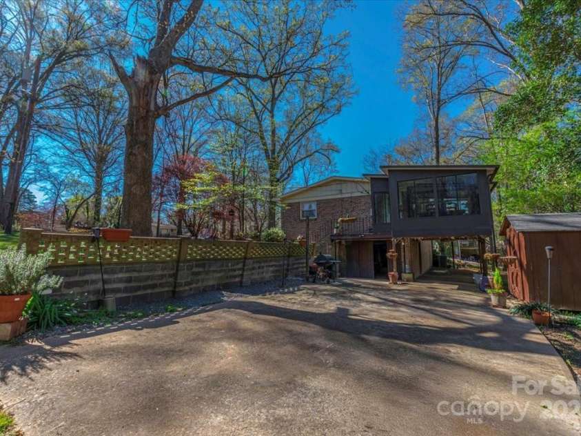 8 Northbrook Drive, York, SC 29745.  MLS# CAR4239609, YatesRealty ID 17164. 