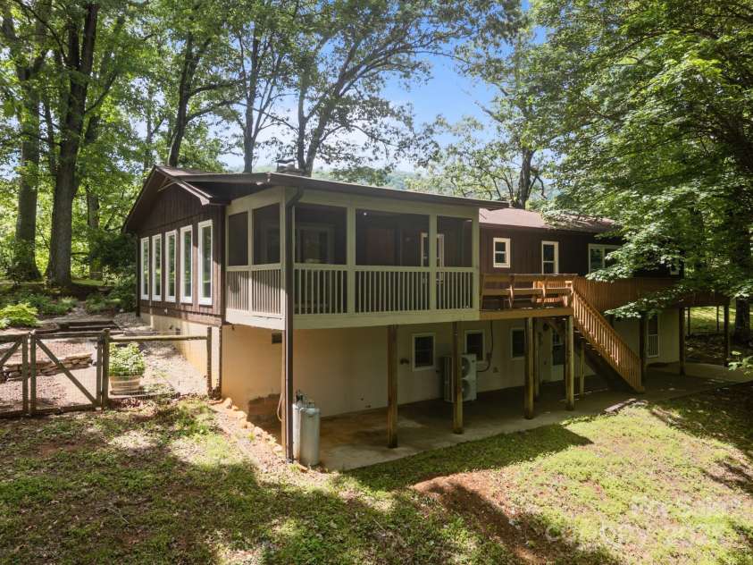 1128 Forest Street, Mars Hill, NC 28754.  MLS# CAR4254715, YatesRealty ID 17165. 