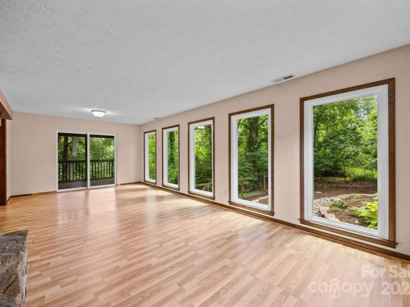 1128 Forest Street, Mars Hill, NC 28754.  MLS# CAR4254715, YatesRealty ID 17165. 