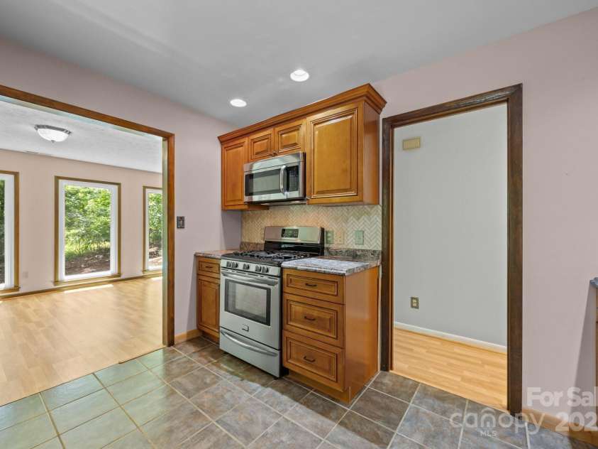 1128 Forest Street, Mars Hill, NC 28754.  MLS# CAR4254715, YatesRealty ID 17165. 