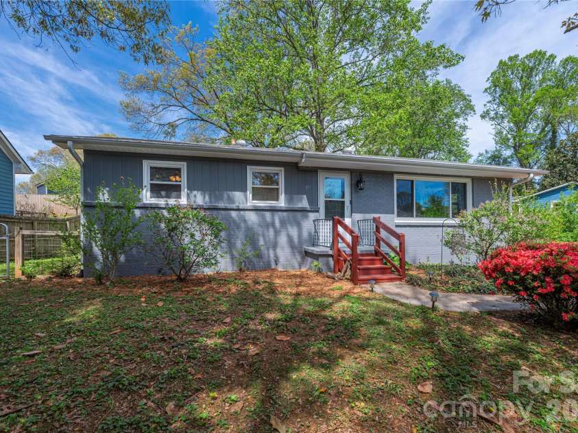 159 Sand Hill Road, Asheville, NC 28806.  MLS# CAR4370635, YatesRealty ID 17165. 