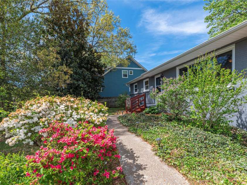 159 Sand Hill Road, Asheville, NC 28806.  MLS# CAR4370635, YatesRealty ID 17165. 