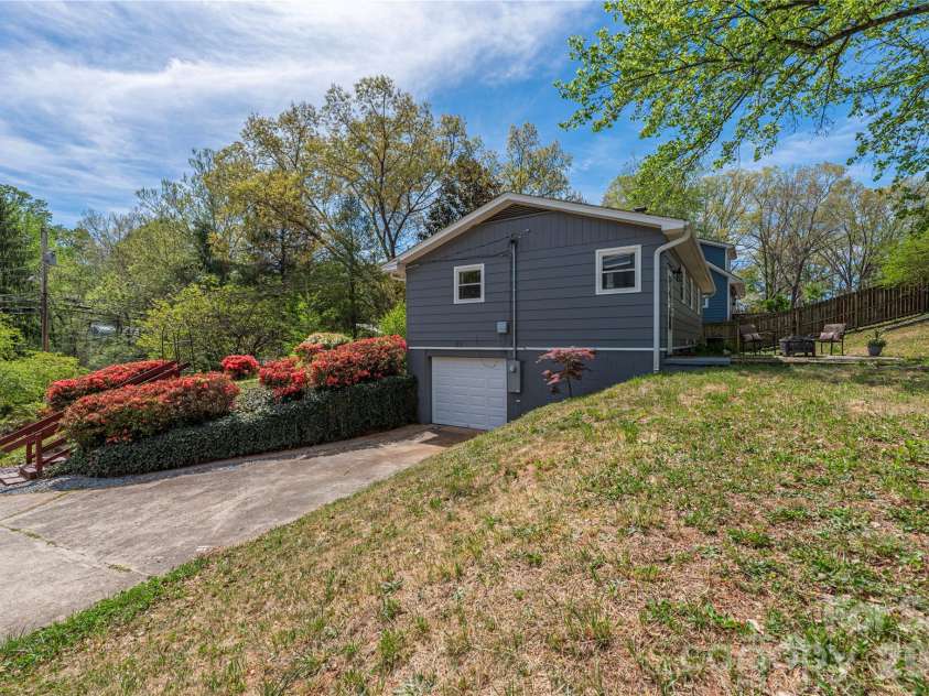 159 Sand Hill Road, Asheville, NC 28806.  MLS# CAR4370635, YatesRealty ID 17165. 