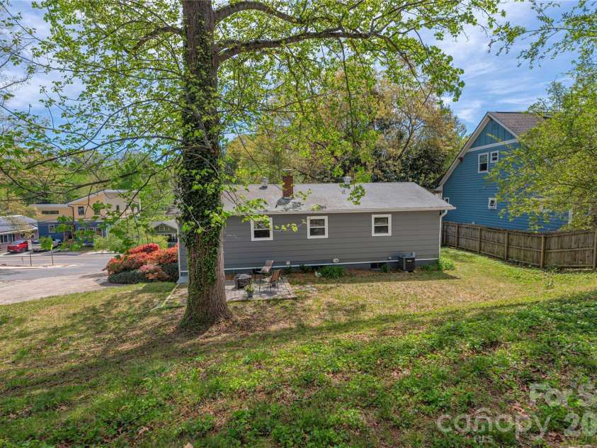 159 Sand Hill Road, Asheville, NC 28806.  MLS# CAR4370635, YatesRealty ID 17165. 