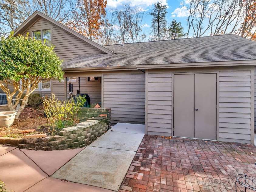 3 Lake Ridge Road, Clover, SC 29710.  MLS# CAR4326905, YatesRealty ID 17166. 
